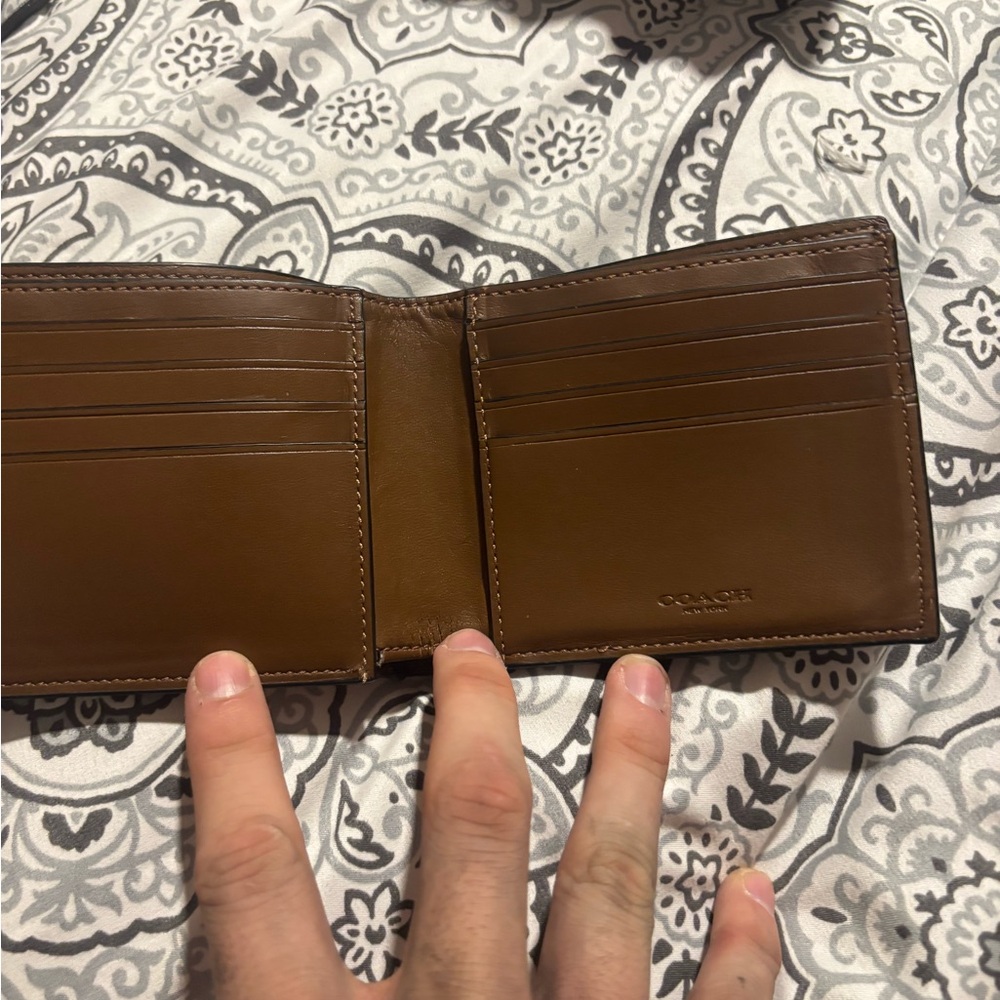 Camo coach wallet used 1 time - Picture 3 of 3